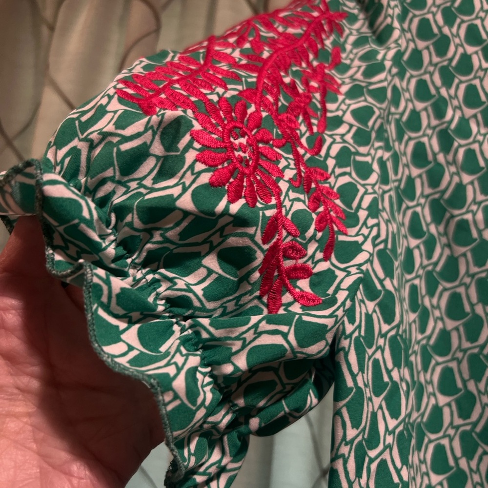 Aluna Levi Green and Pink Patterned Blouse - Picture 2 of 16